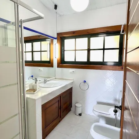 The Cliffs - Vue De Pantin * Valdoviño